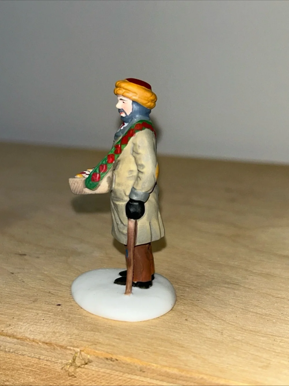 Dept 56 Dickens Village Village Street Peddlers Set of 2 #58041